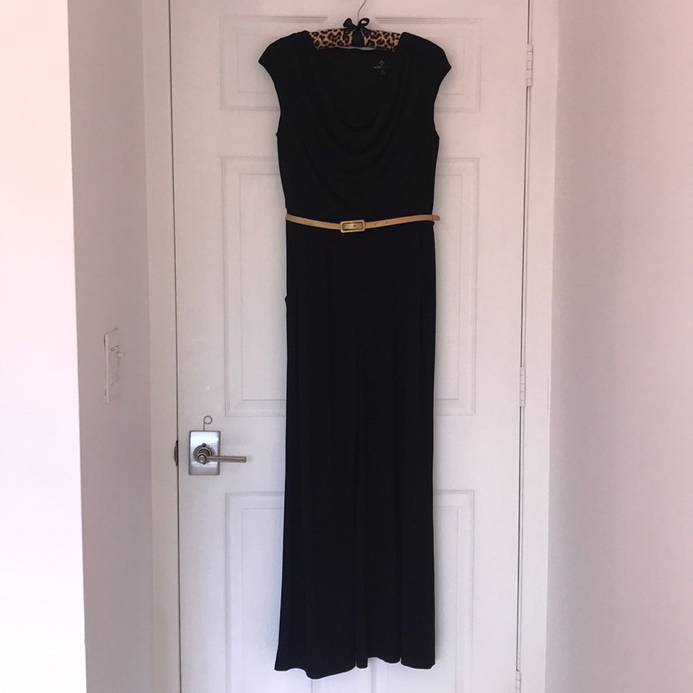 Ronni Nicole - Jumpsuit with belt and pockets